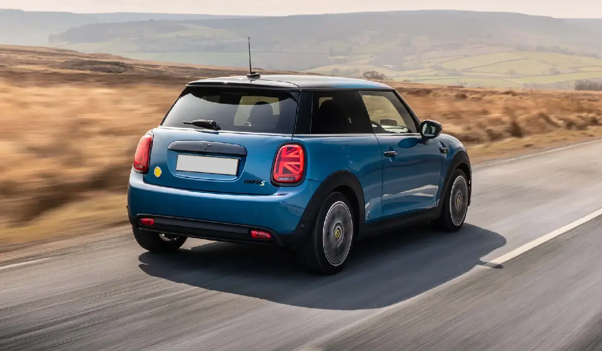MINI - Cooper SE - Electric Hatchback Car Rentals - Preowned Electric Hatchback Car - Exclusive Concierge Club.webp